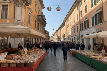 I mercatini di Natale in Piemonte: tra luci, tradizioni e sapori locali
